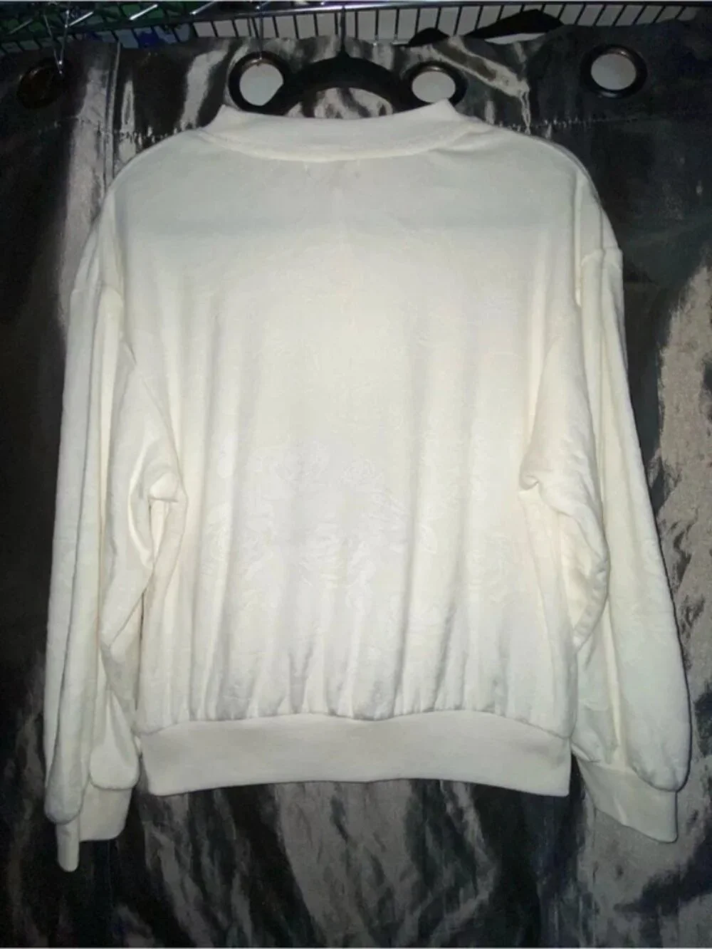 Jaclynw New York small value Rose-Textured Crewneck Sweatshirt new cream color